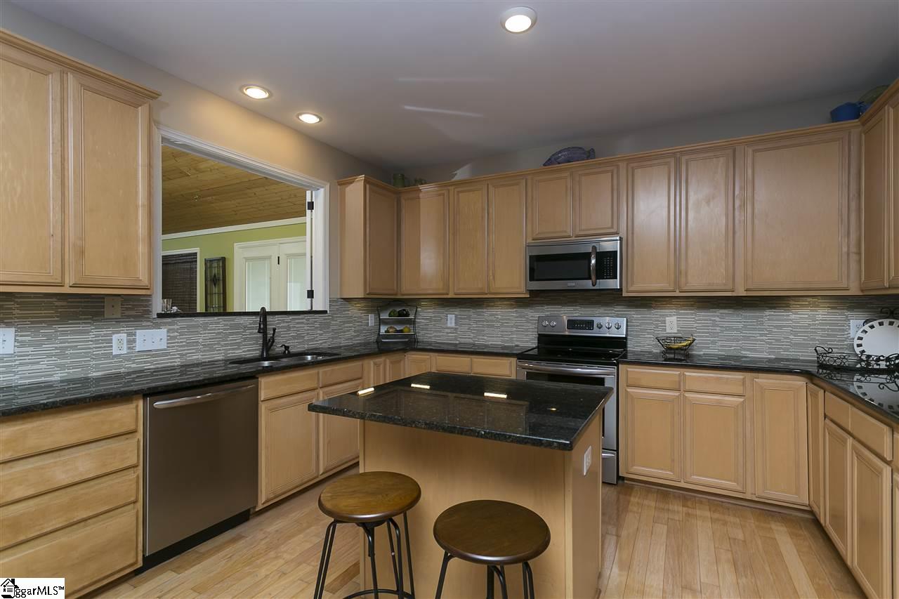 18 Collier Lane Greer, SC 29650 - Photo 2 of 29 Gallery Image 2