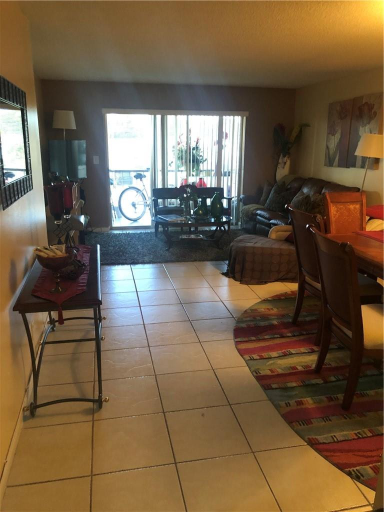 9272 Southwest 3rd Street, Unit 409 Boca Raton, FL 33428 - Photo 3 of 8 Photo 3