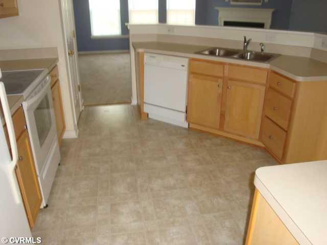 13436 Ridgemoor Lane Midlothian, VA 23114 - Photo 5 of 11 Kitchen