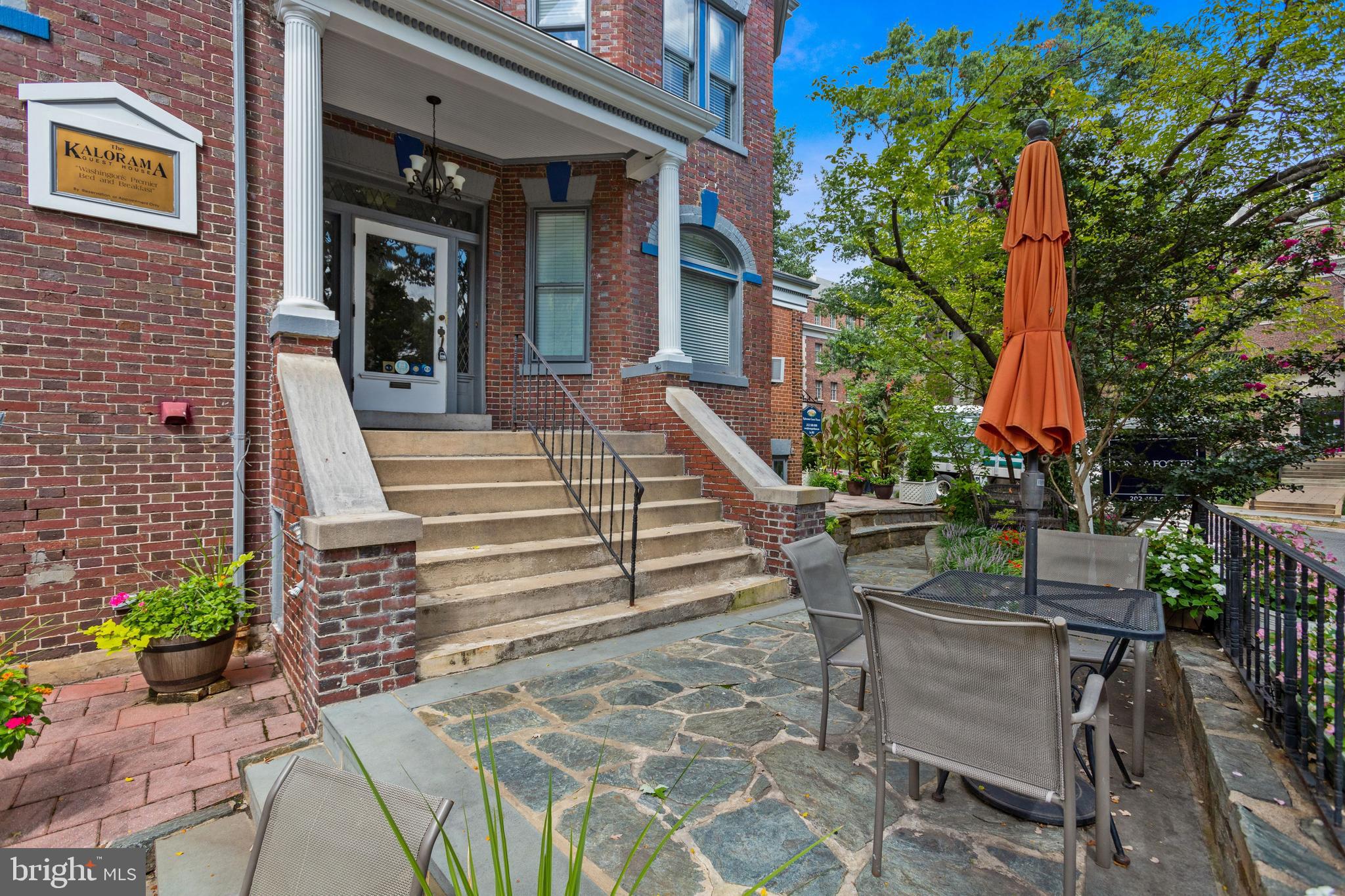 2850 27th Street Northwest Washington, DC 20008 - Photo 4 of 32 Inviting Entry and Staircase