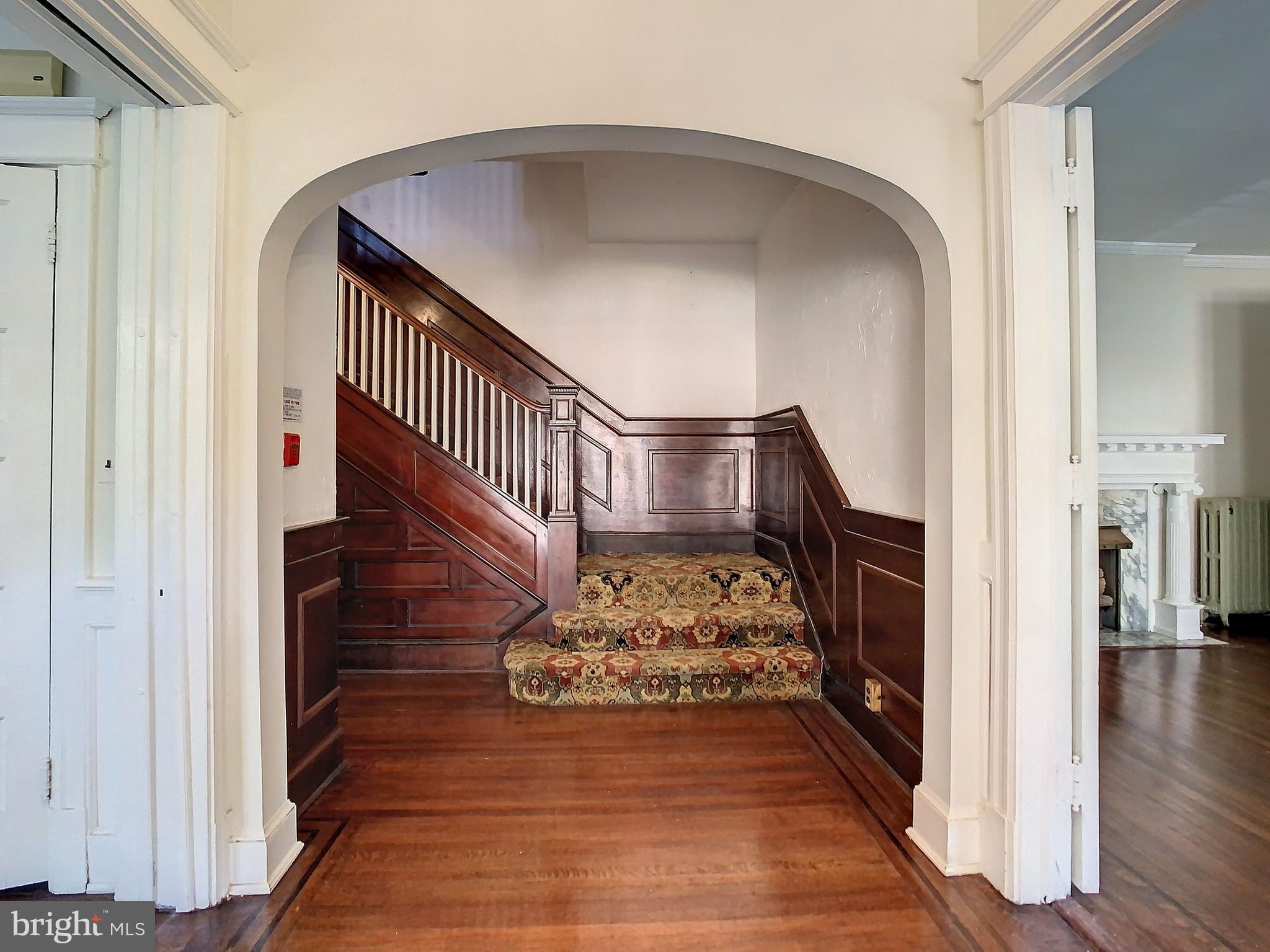 2850 27th Street Northwest Washington, DC 20008 - Photo 7 of 32 Foyer