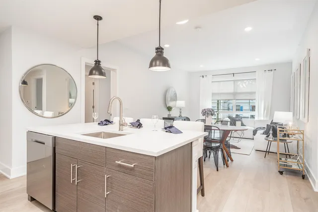 $4,995 | 418 Palisade Avenue, Unit 301, Jersey City, NJ 07307