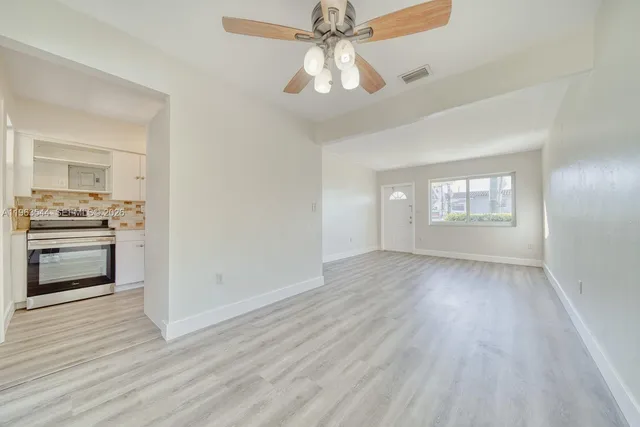 $2,700 | 2798 Southwest 32nd Avenue, Unit 2798, Miami, FL 33133