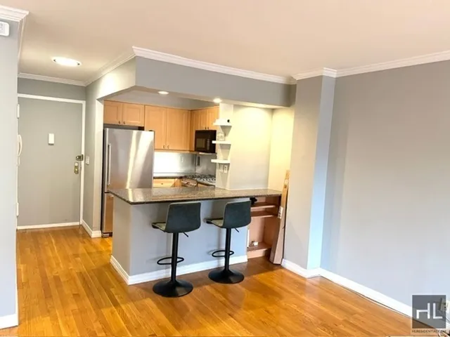 $4,495 | 333 East 34th Street, Unit 9O | Murray Hill