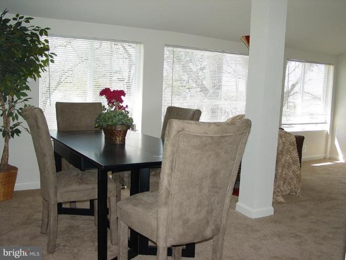 7 Belfast Road Lutherville-Timonium, MD 21093 - Photo 8 of 27 Dining area off kitchen.
