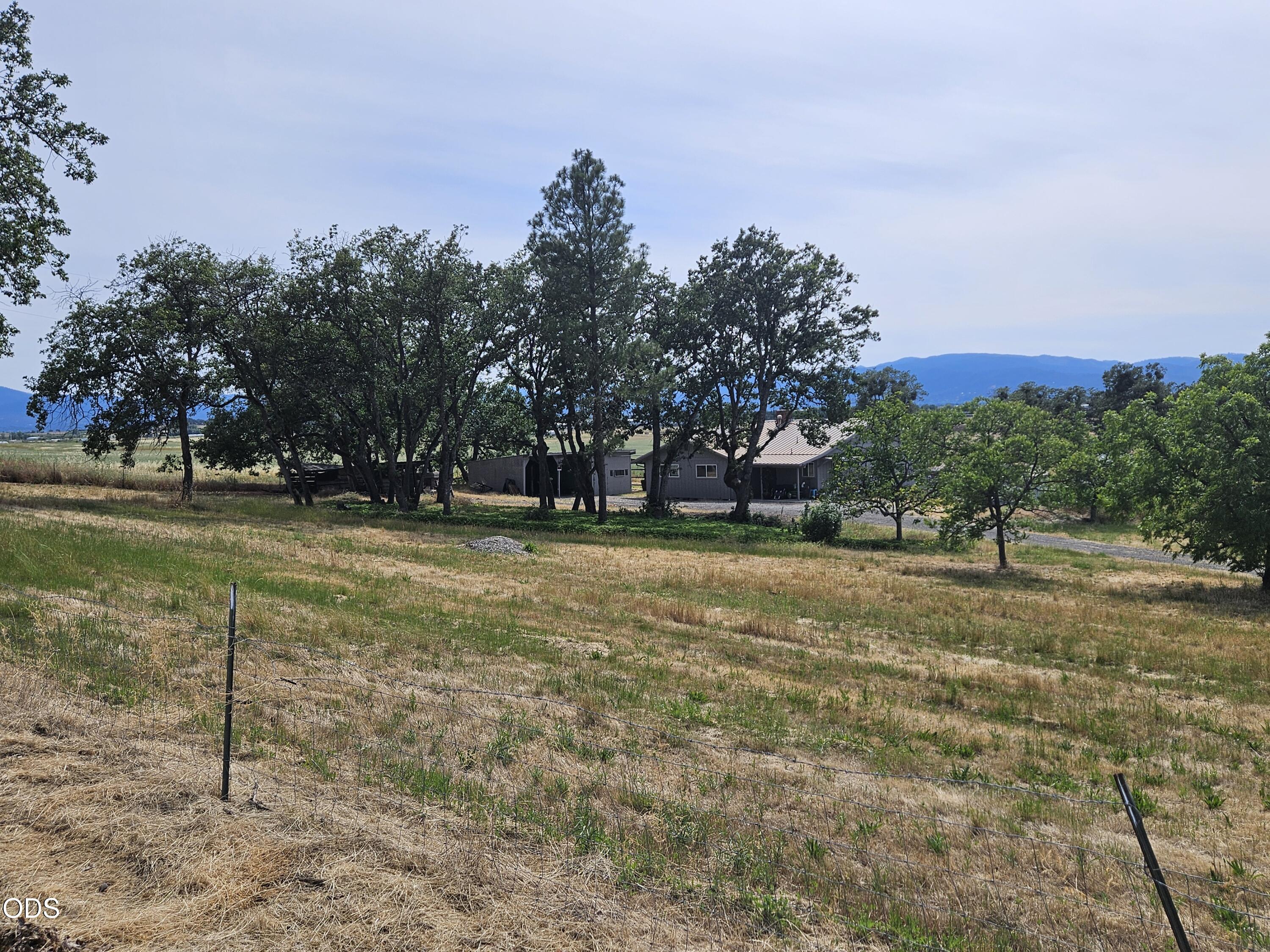 6013 Foothill Road Central Point, OR 97502 - Photo 6 of 23