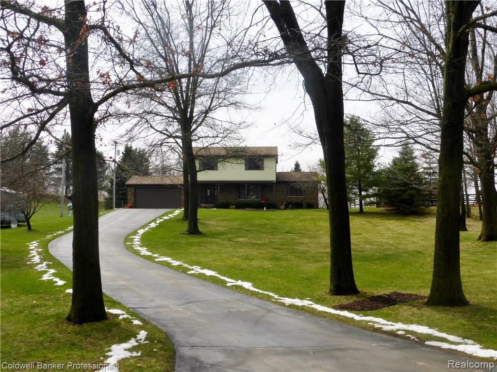 5412 Farley Road Clarkston, MI 48346 - Photo 2 of 32 2.JPG