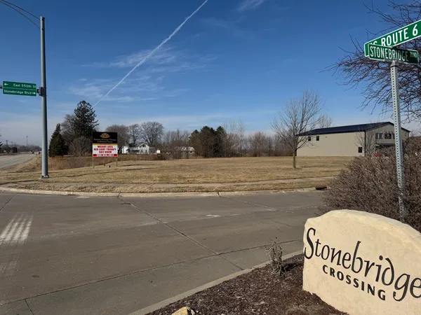 $159,000 | 103-105 Stonebridge Boulevard, Colona, IL 61241
