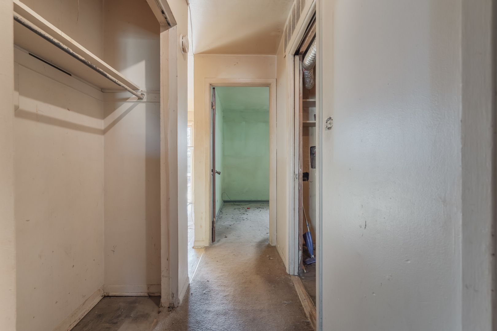 745 Dulles Road Des Plaines, IL 60016 - Photo 7 of 14 Gallery Image 7