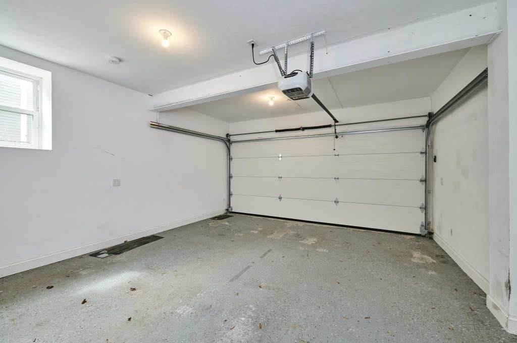 63 Bradford Road, Unit B Watertown, MA 02472 - Photo 21 of 24 a view of a room with an entryway
