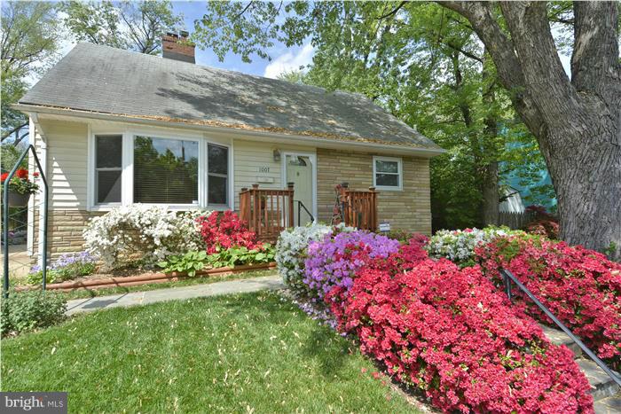 1007 Robin Road Silver Spring, MD 20901 - Photo 1 of 28 Exterior (Front)