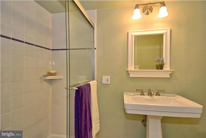 1007 Robin Road Silver Spring, MD 20901 - Photo 13 of 28 Bath (Master)