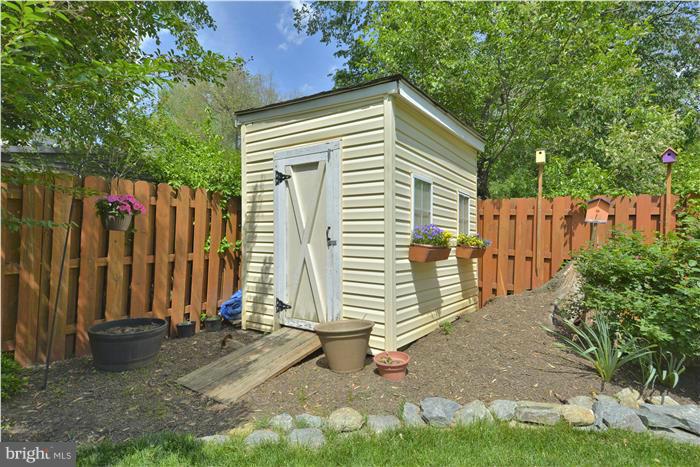 1007 Robin Road Silver Spring, MD 20901 - Photo 28 of 28 Exterior (Rear)