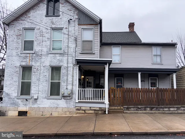 $1,200 | 121 East Washington Street, Unit B, Chambersburg, PA 17201