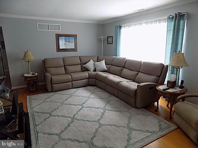1009 Timber Trail Road Baltimore, MD 21286 - Photo 8 of 19 Living Room
