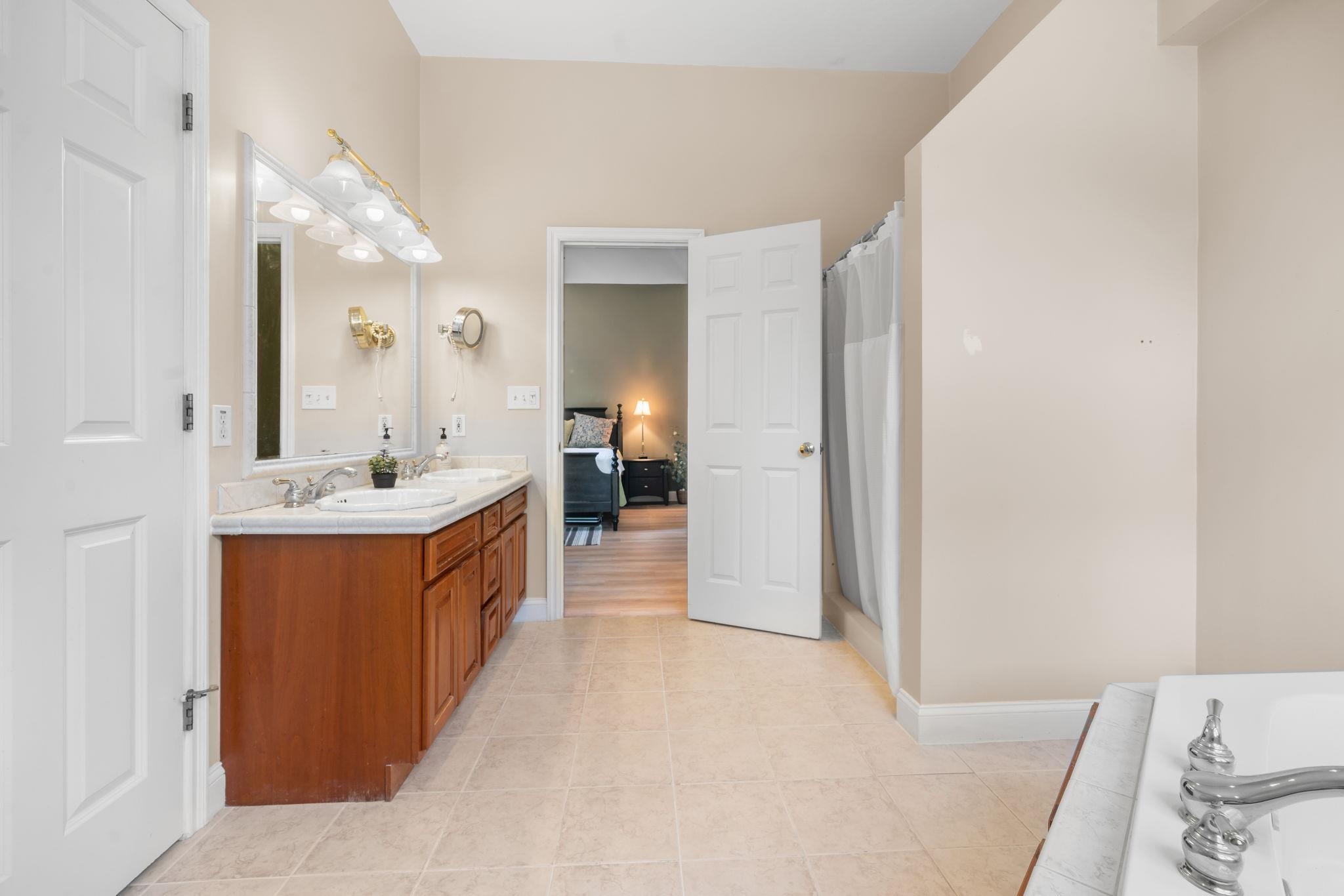 84 Searles Road Windham, NH 03087 - Photo 24 of 54