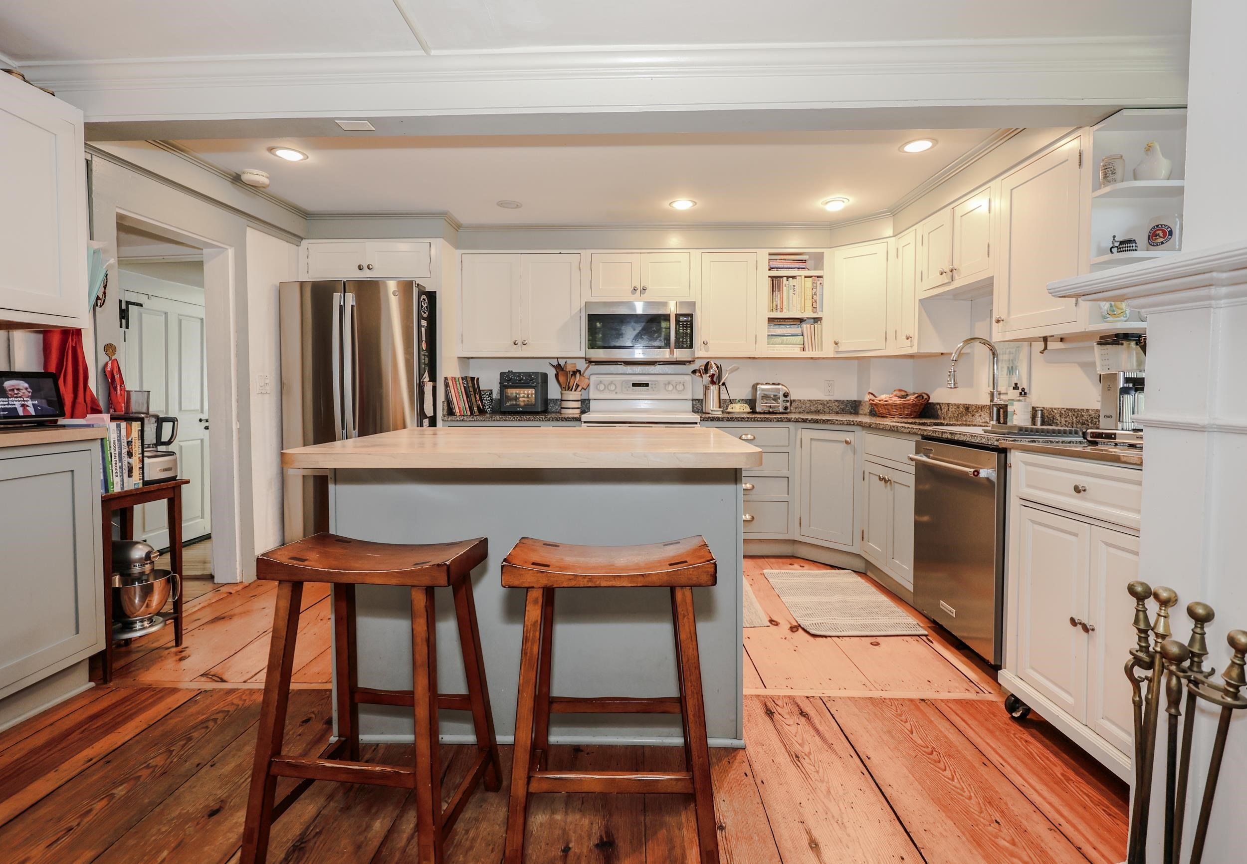 89 Old Henniker Road Hopkinton, NH 03229 - Photo 13 of 59