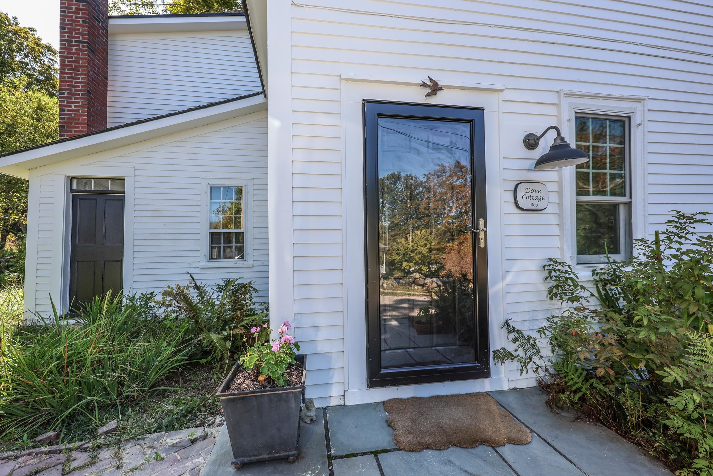 89 Old Henniker Road Hopkinton, NH 03229 - Photo 4 of 59