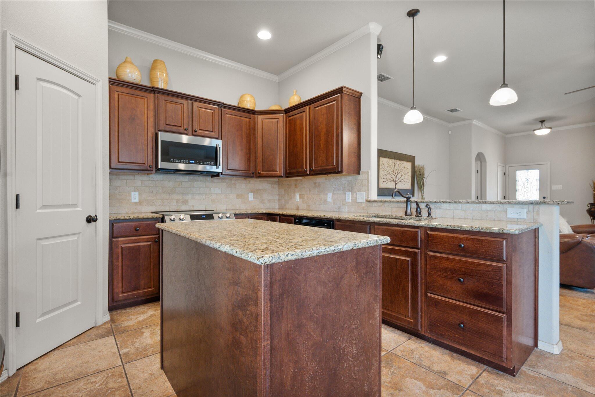 3007 111th Street Lubbock, TX 79423 - Photo 14 of 32 24-3007 111th St9032