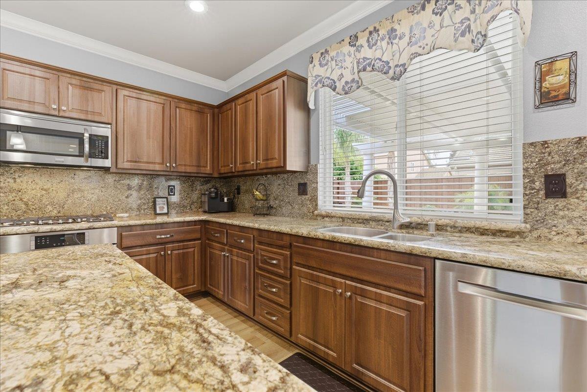 1641 Hummingbird Way Roseville, CA 95747 - Photo 15 of 49
