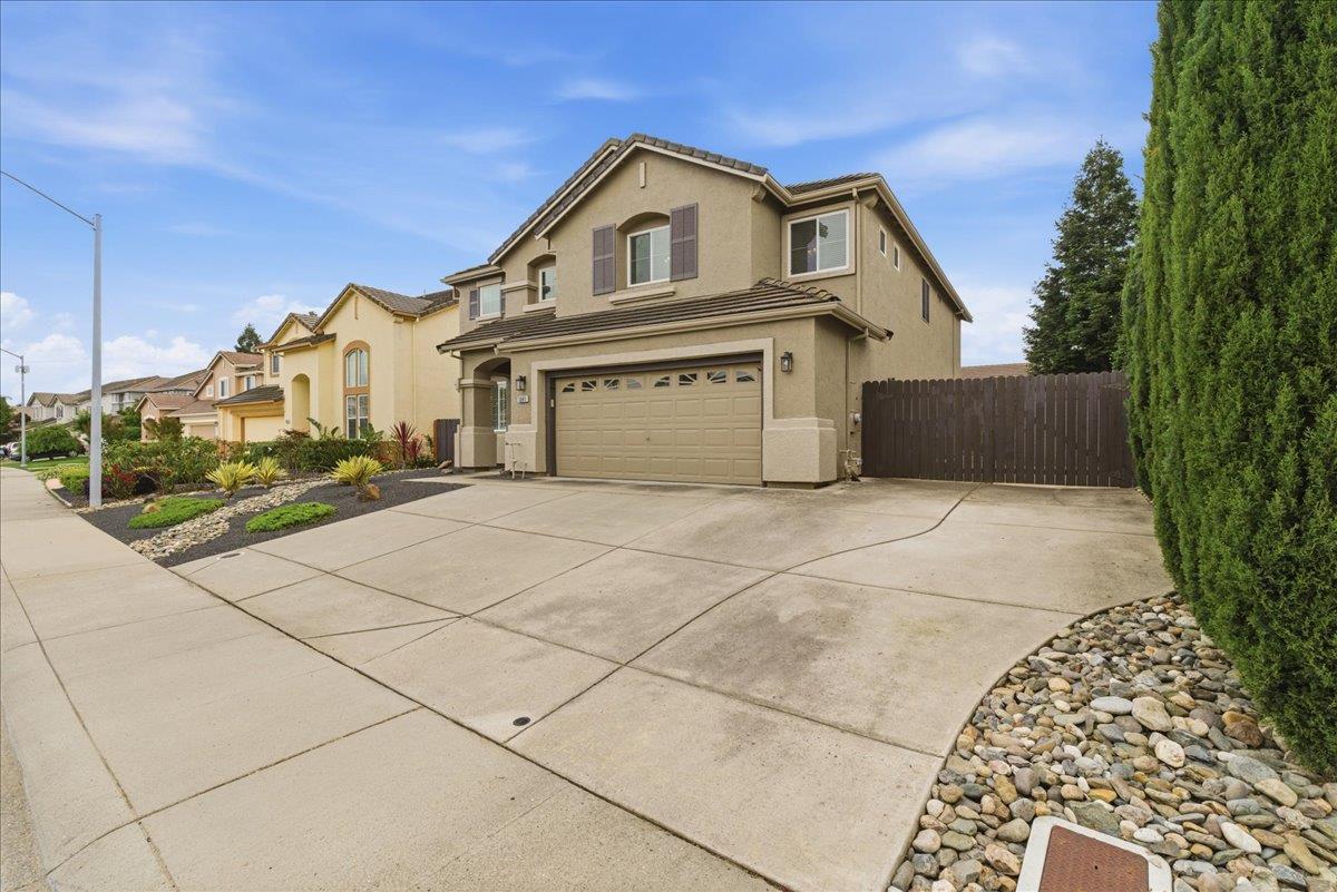 1641 Hummingbird Way Roseville, CA 95747 - Photo 3 of 49