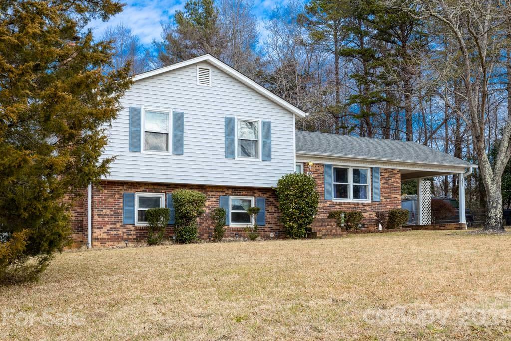 832 Myrtle Clark Kelly Road Mount Holly, NC 28120 - Photo 3 of 23 Gallery Image 3