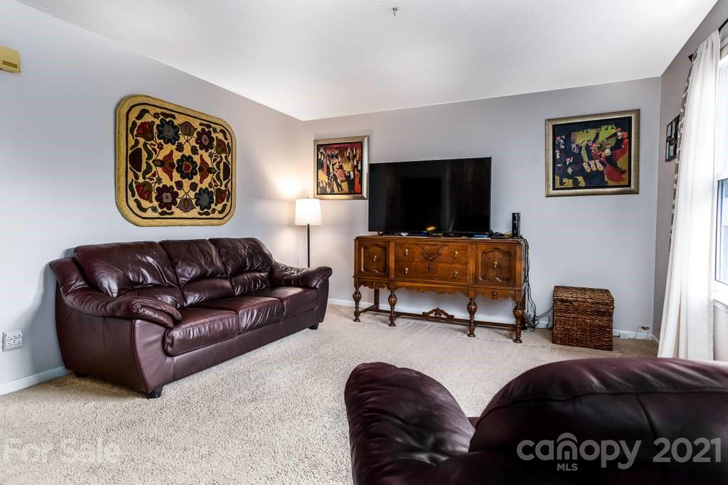832 Myrtle Clark Kelly Road Mount Holly, NC 28120 - Photo 5 of 23 Gallery Image 5