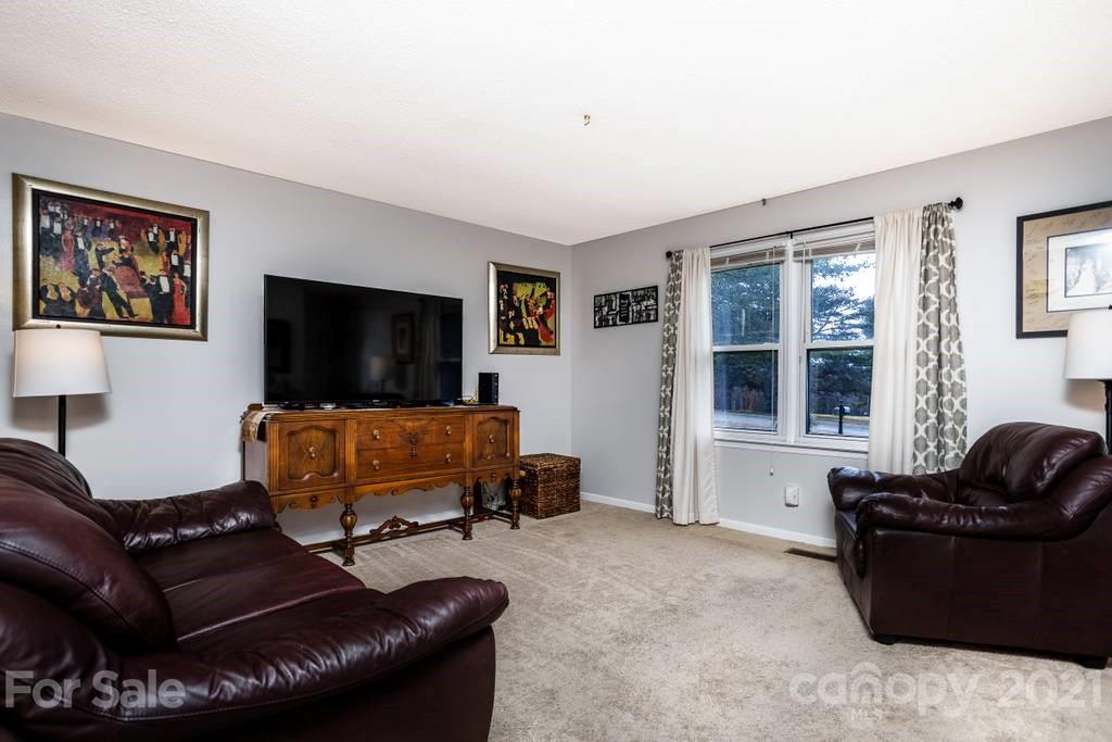 832 Myrtle Clark Kelly Road Mount Holly, NC 28120 - Photo 6 of 23 Gallery Image 6