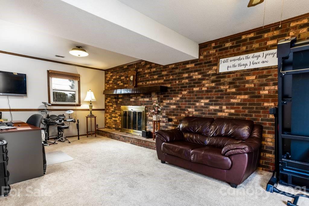 832 Myrtle Clark Kelly Road Mount Holly, NC 28120 - Photo 8 of 23 Gallery Image 8