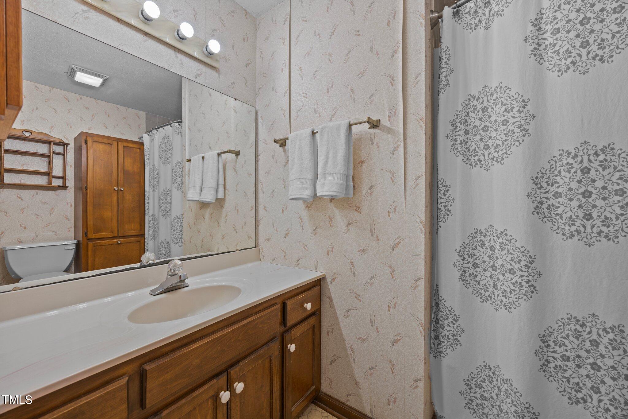 2382 Council Road Graham, NC 27253 - Photo 21 of 37 38-web-or-mls-IMG_3414