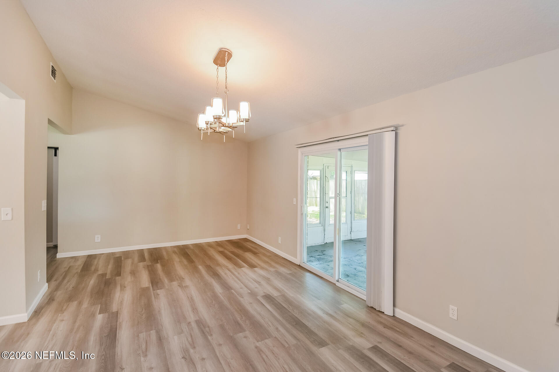 6064 Gulf Road West Jacksonville, FL 32244 - Photo 4 of 21 004-photo-living-room-15504930