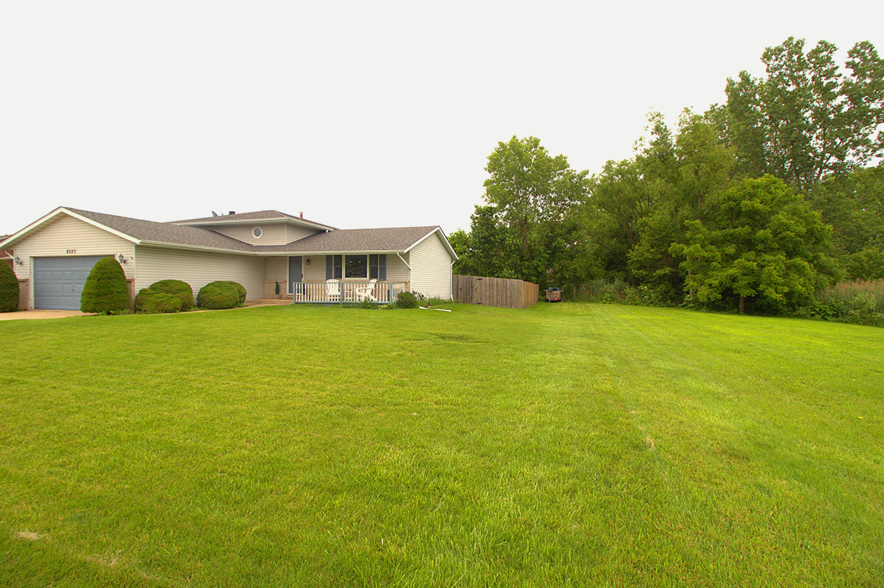 8327 Edison Street Crown Point, IN 46307 - Photo 2 of 10 3000x1997