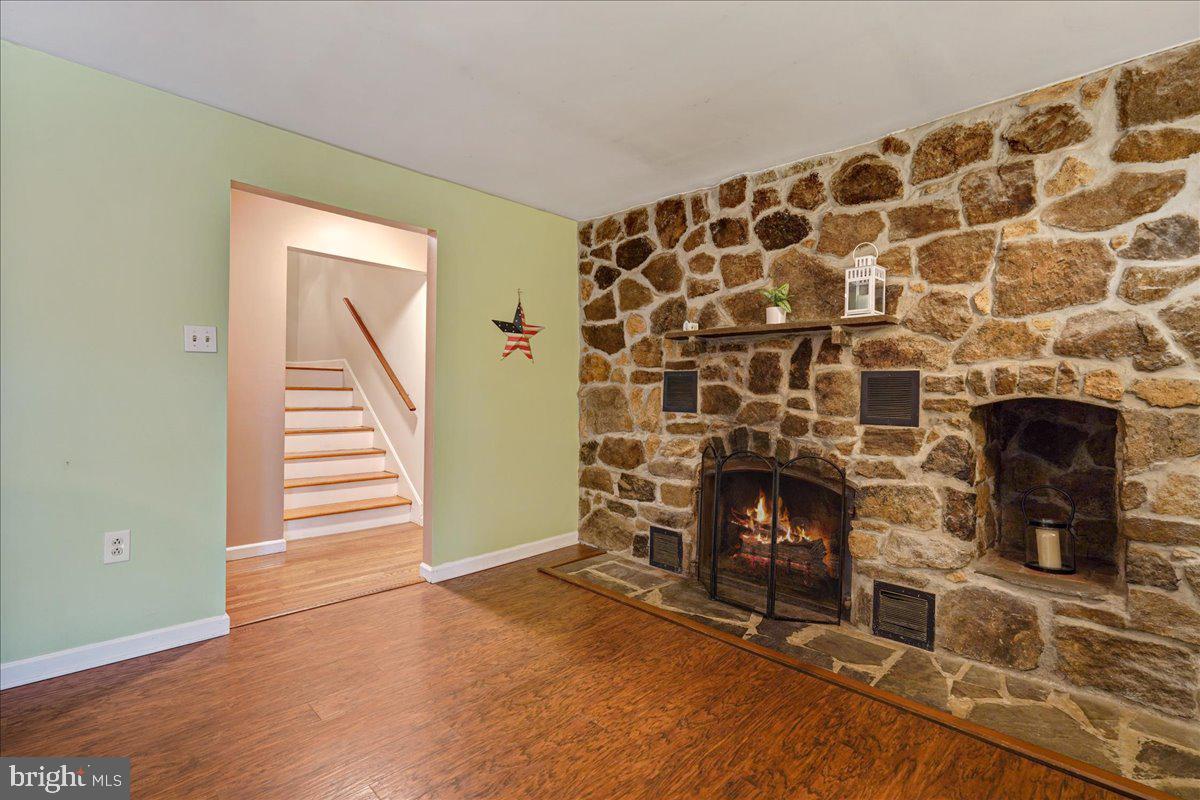 2417 Creek Road Glenmoore, PA 19343 - Photo 16 of 44 Living Room