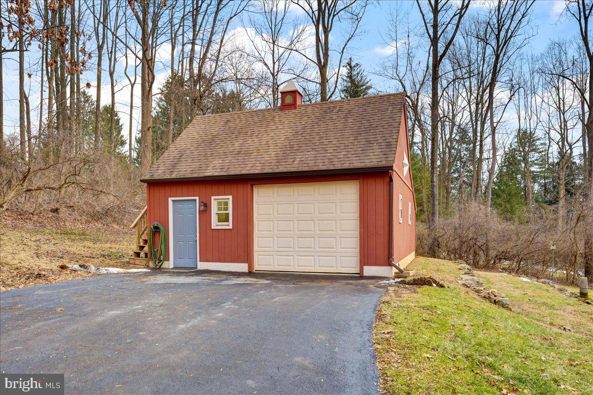 2417 Creek Road Glenmoore, PA 19343 - Photo 39 of 44 Garage