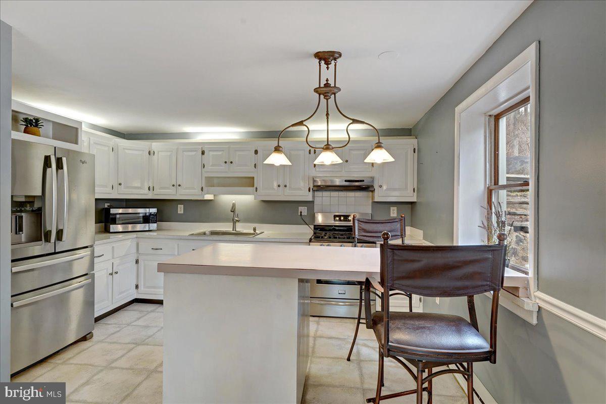 2417 Creek Road Glenmoore, PA 19343 - Photo 9 of 44 Kitchen