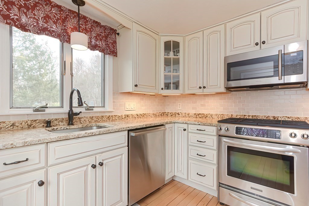 35 Spallus Road Stoughton, MA 02072 - Photo 7 of 42