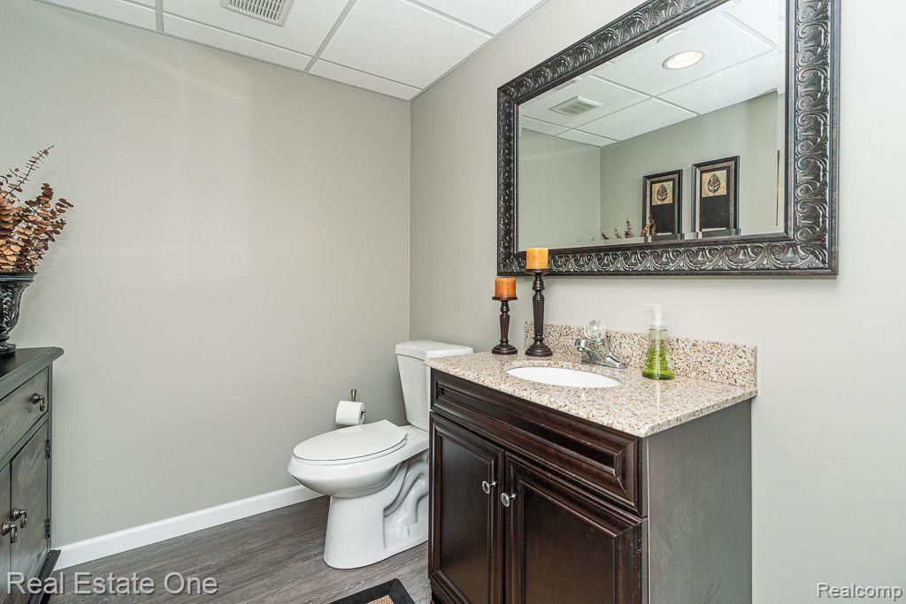 2098 Logan Drive Rochester, MI 48309 - Photo 27 of 36