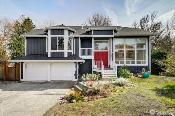 $4,495 | 17355 Northeast 17th Place, Bellevue, WA 98008