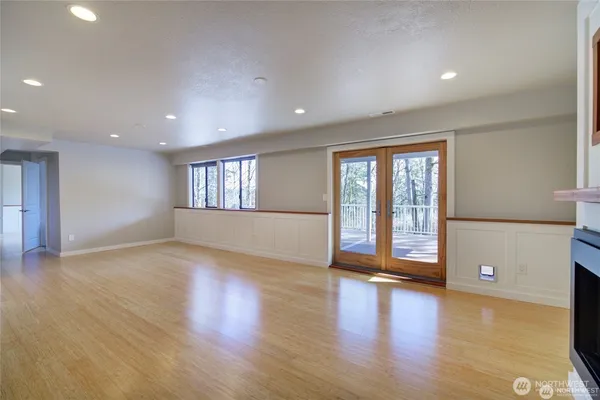 $4,495 | 17355 Northeast 17th Place, Bellevue, WA 98008