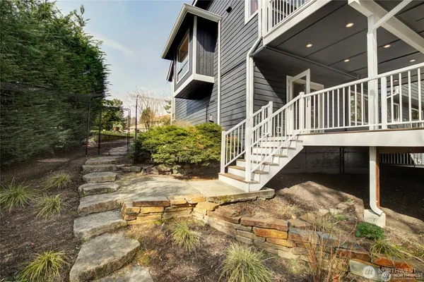 $4,495 | 17355 Northeast 17th Place, Bellevue, WA 98008