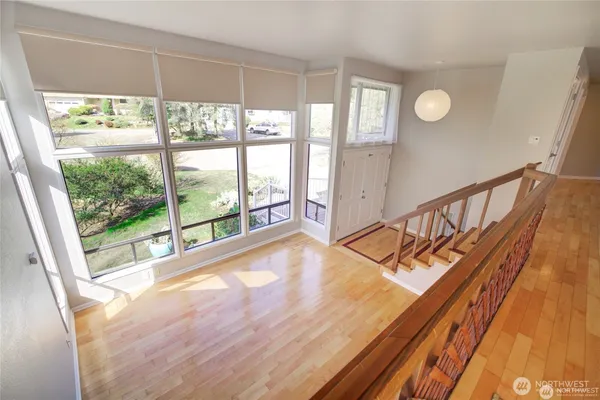 $4,495 | 17355 Northeast 17th Place, Bellevue, WA 98008