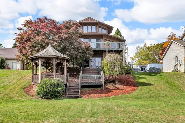 $469,000 | 490 Skyline Drive, Horton, MI 49246