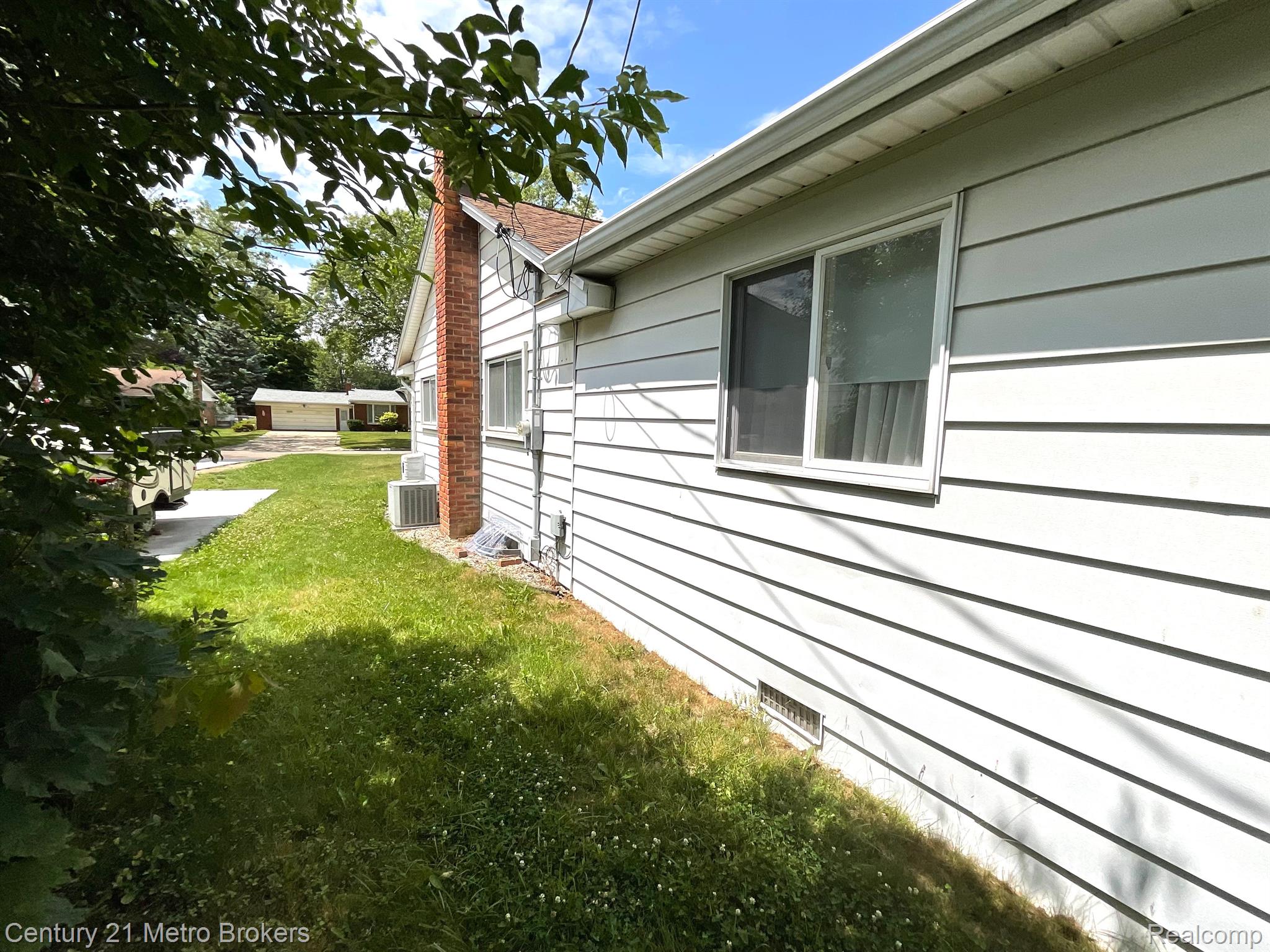 1407 Williamsburg Road Flint, MI 48507 - Photo 9 of 29