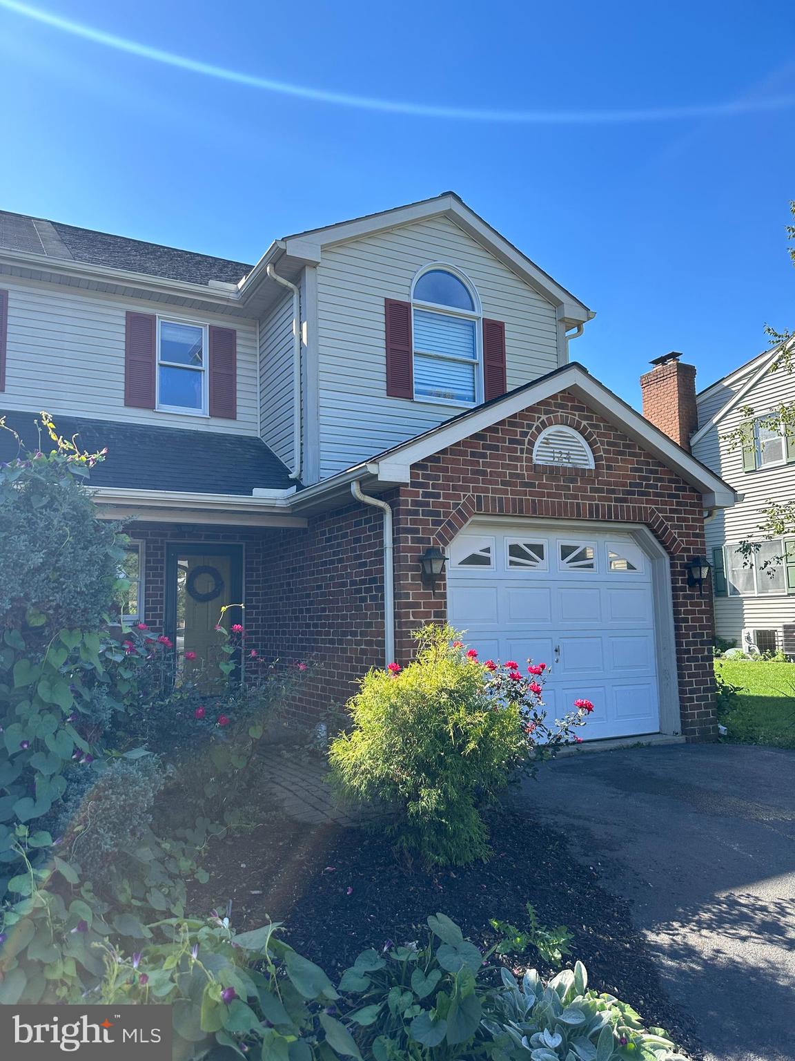 124 Pepperton Court Lititz, PA 17543 - Photo 1 of 5 Front View