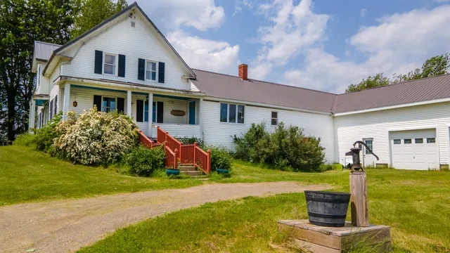 $275,000 | 2382 Exeter Road, Exeter, ME 04435