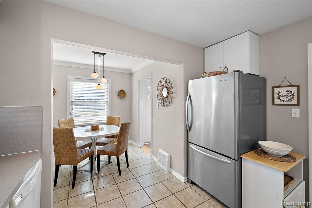 3328 Chester Road Royal Oak, MI 48073 - Photo 17 of 42