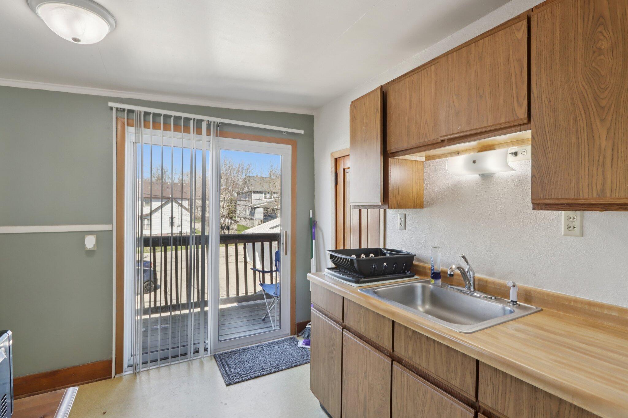 119 East Racine Street Jefferson, WI 53549 - Photo 18 of 24 Upper Unit Kitchen