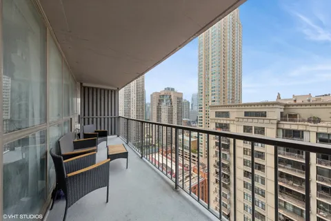 $238,000 | 10 East Ontario Street, Unit 2806, Chicago, IL 60611