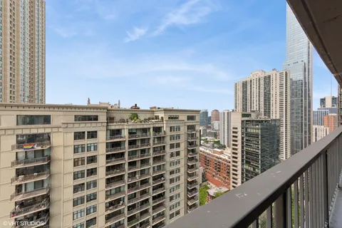 $238,000 | 10 East Ontario Street, Unit 2806, Chicago, IL 60611