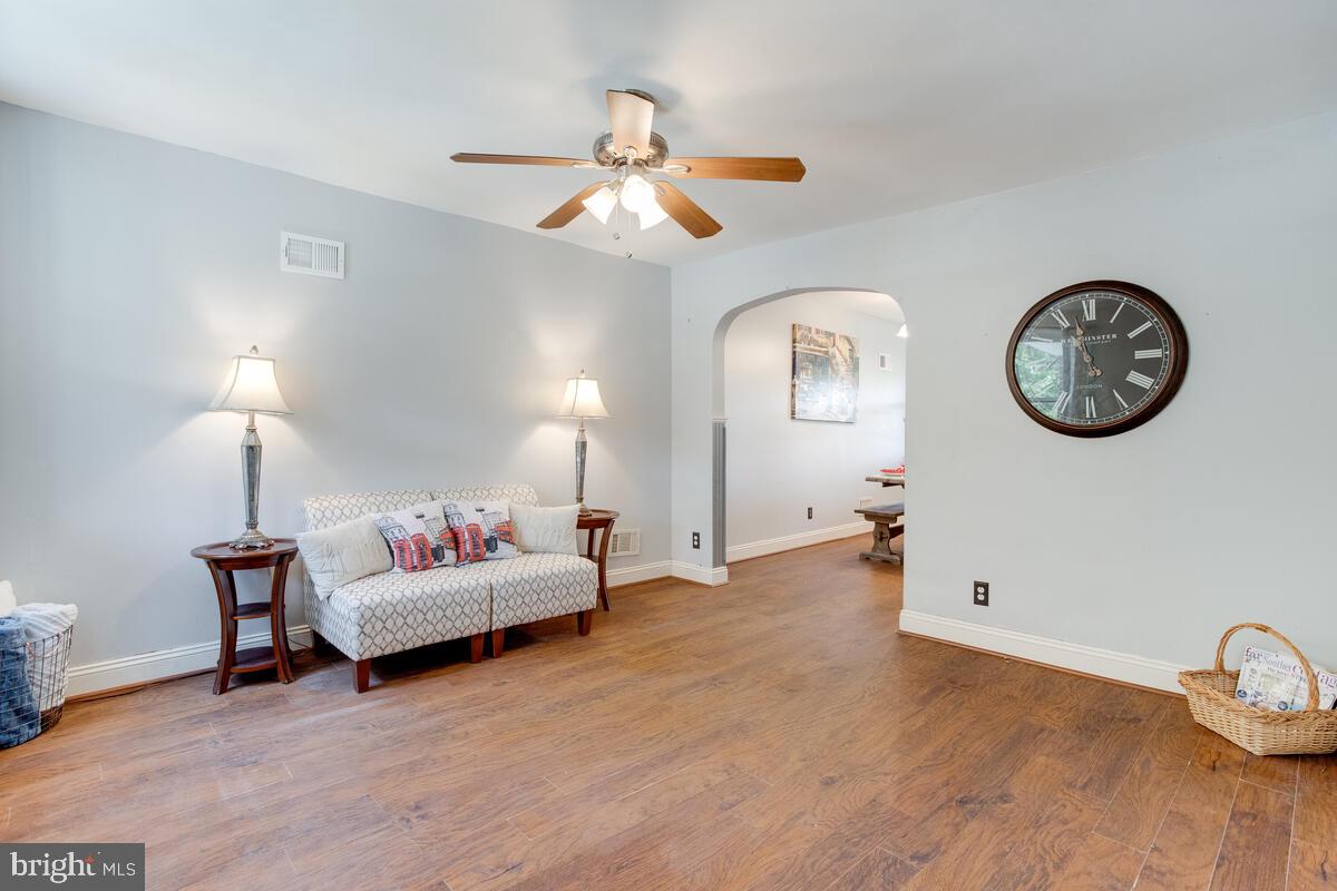 234 West Meadow Road Baltimore, MD 21225 - Photo 8 of 42
